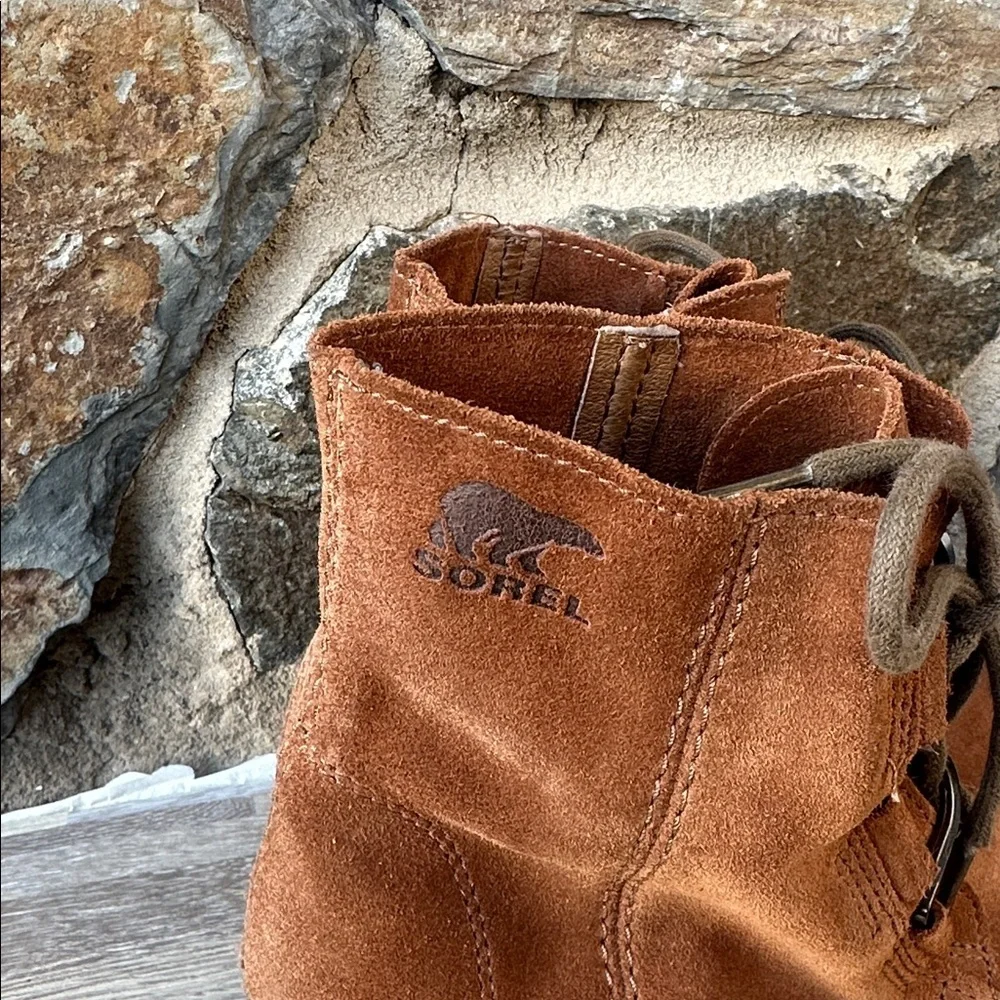 SOREL Kid's Joan of Arctic II Wedge Boot Suede Leather in Camel Tan Size 4